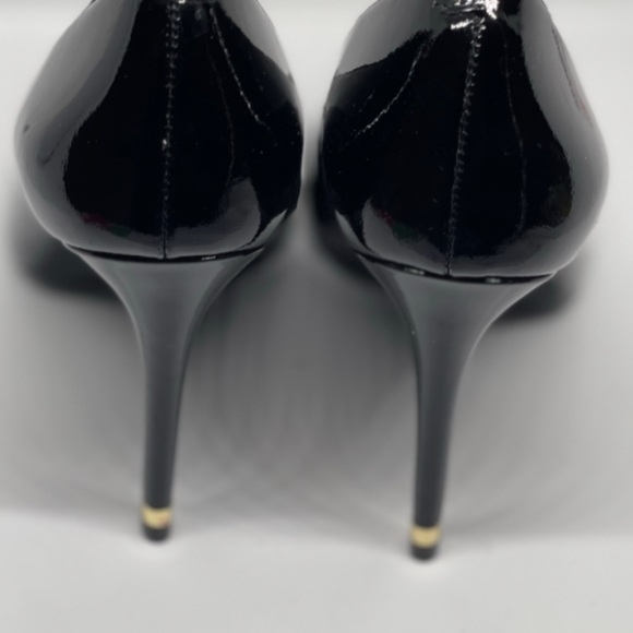 Michael Kors Paten Leather heels .with a gold trim Almost Brand new . Worn once - Picture 3 of 3